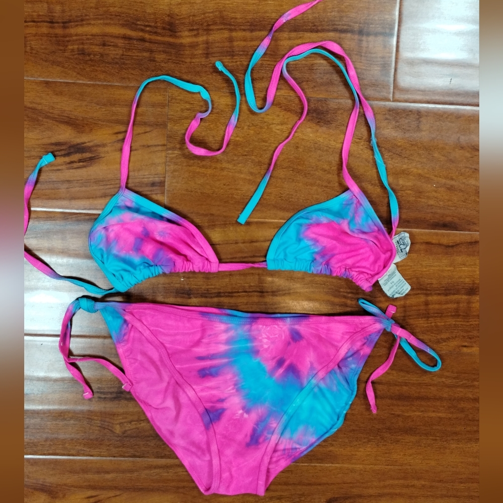 725 🔆 4 For $15 Originals Tie Dye 2 Piece Swim suit XL